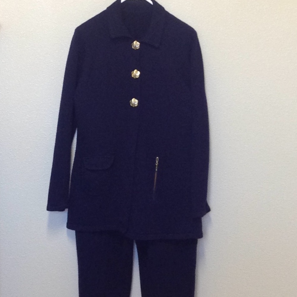 Knit pant suit